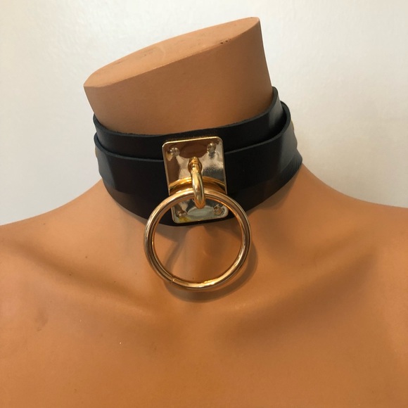 Black Choker With Gold Ring Factory 